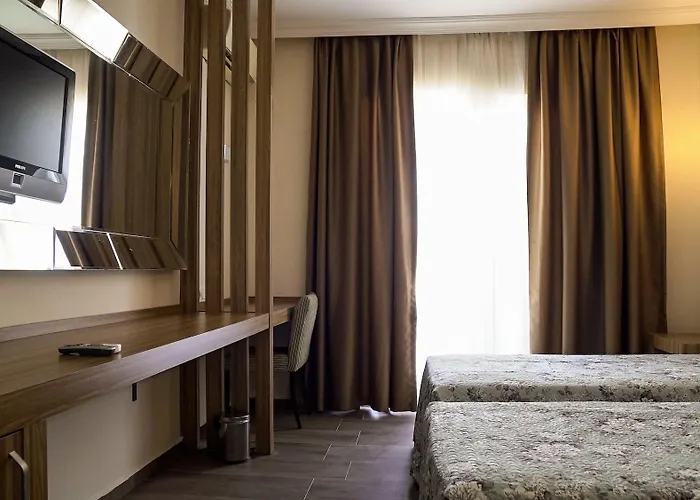 מלון Dionisus 3*