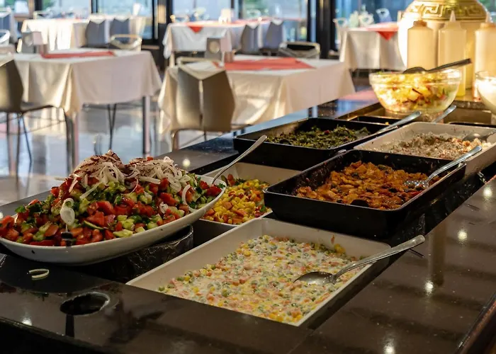 מלון Dionisus באלאק