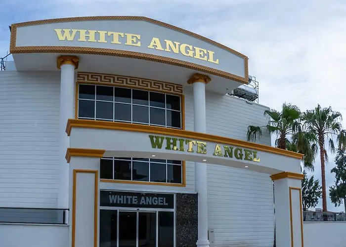 מלון Dionisus באלאק