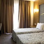 Dionisus Hotel 베렉